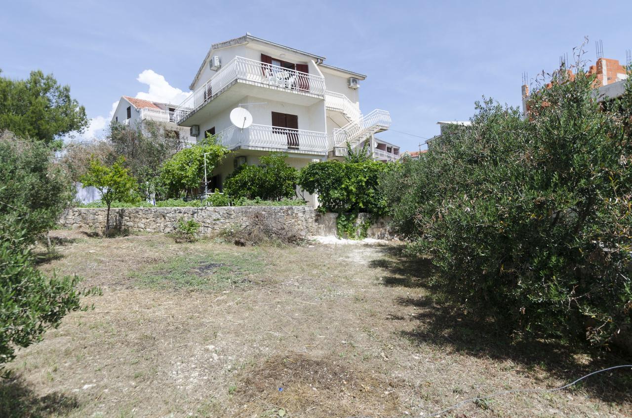 Apartments Mirko Trogir Exterior photo